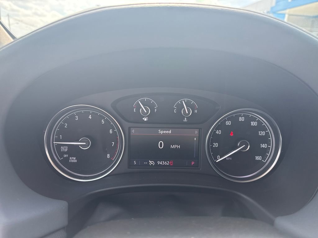 Used 2021 Buick Enclave Essence image 18