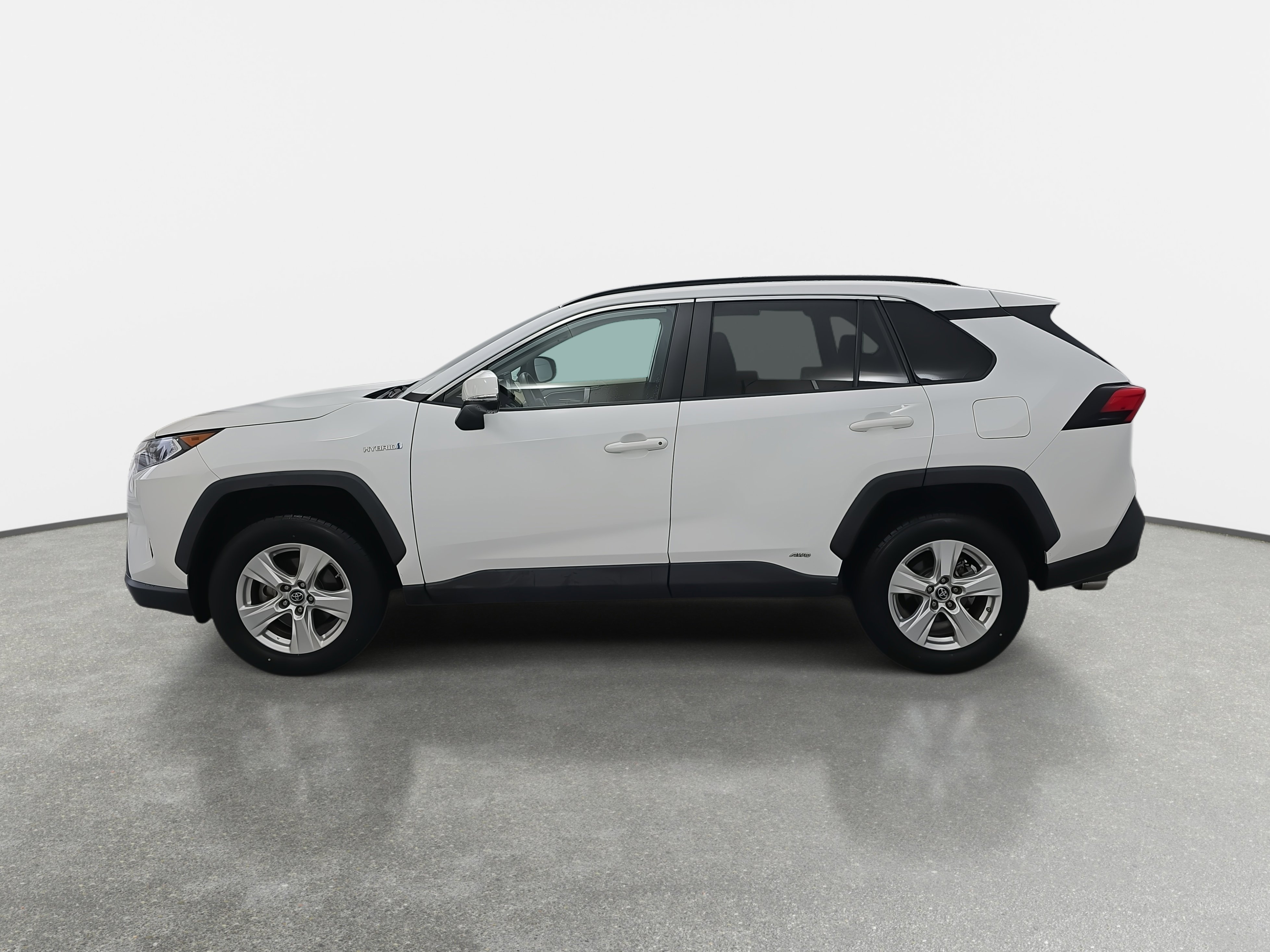 Used 2019 Toyota RAV4 XLE image 8