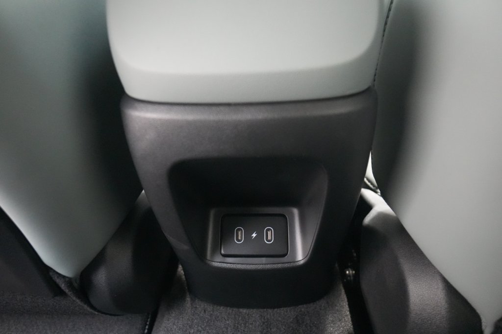 Certified 2025 Hyundai Elantra Limited FWD image 37