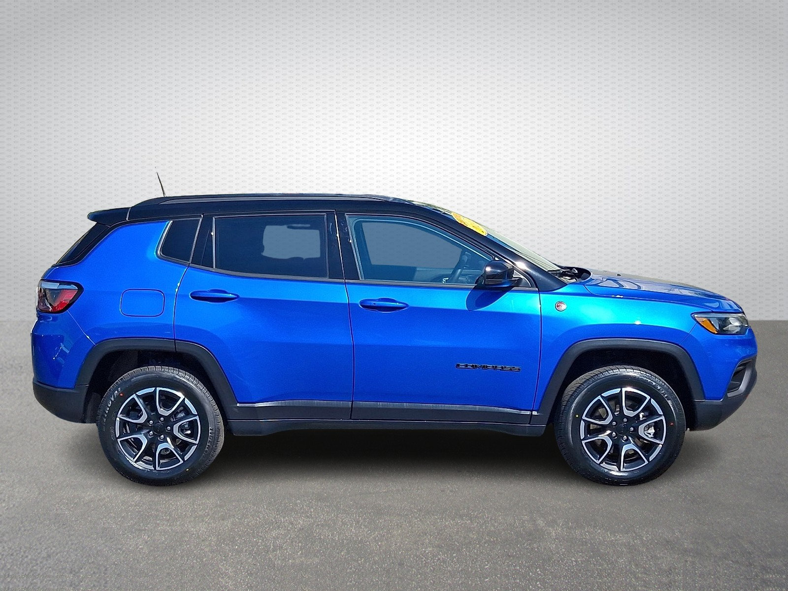 Certified 2024 Jeep Compass Trailhawk w/ Trailhawk Convenience Group AWD/4WD image 7