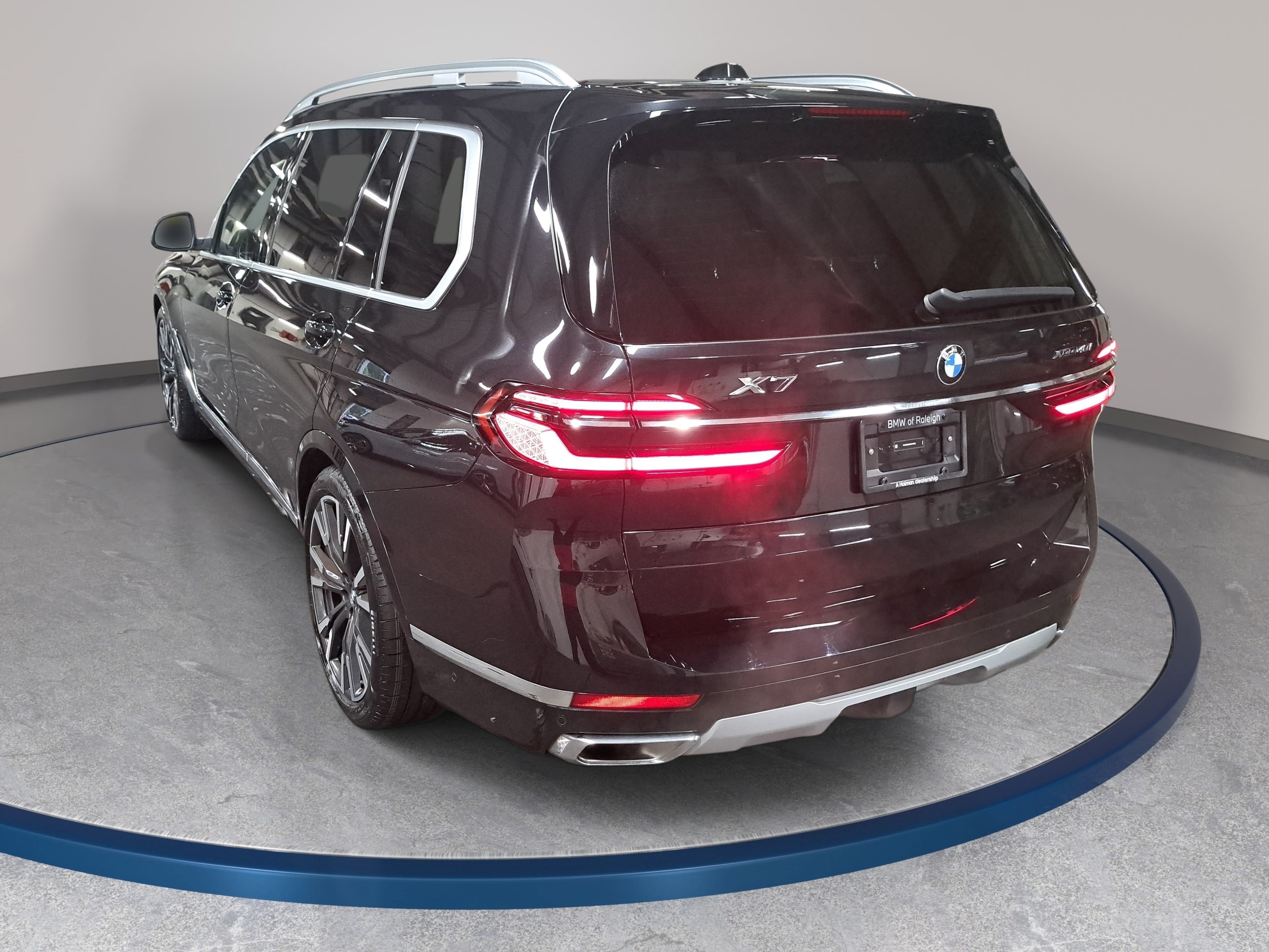 Used 2025 BMW X7 xDrive40i w/ Premium Package AWD/4WD image 7