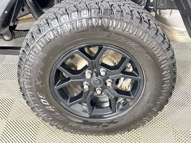 Used 2024 Jeep Gladiator Sport AWD/4WD image 34