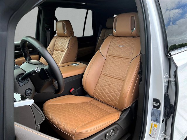 Used 2021 Cadillac Escalade Premium Luxury w/ Driver Assist Tech Package AWD/4WD image 27