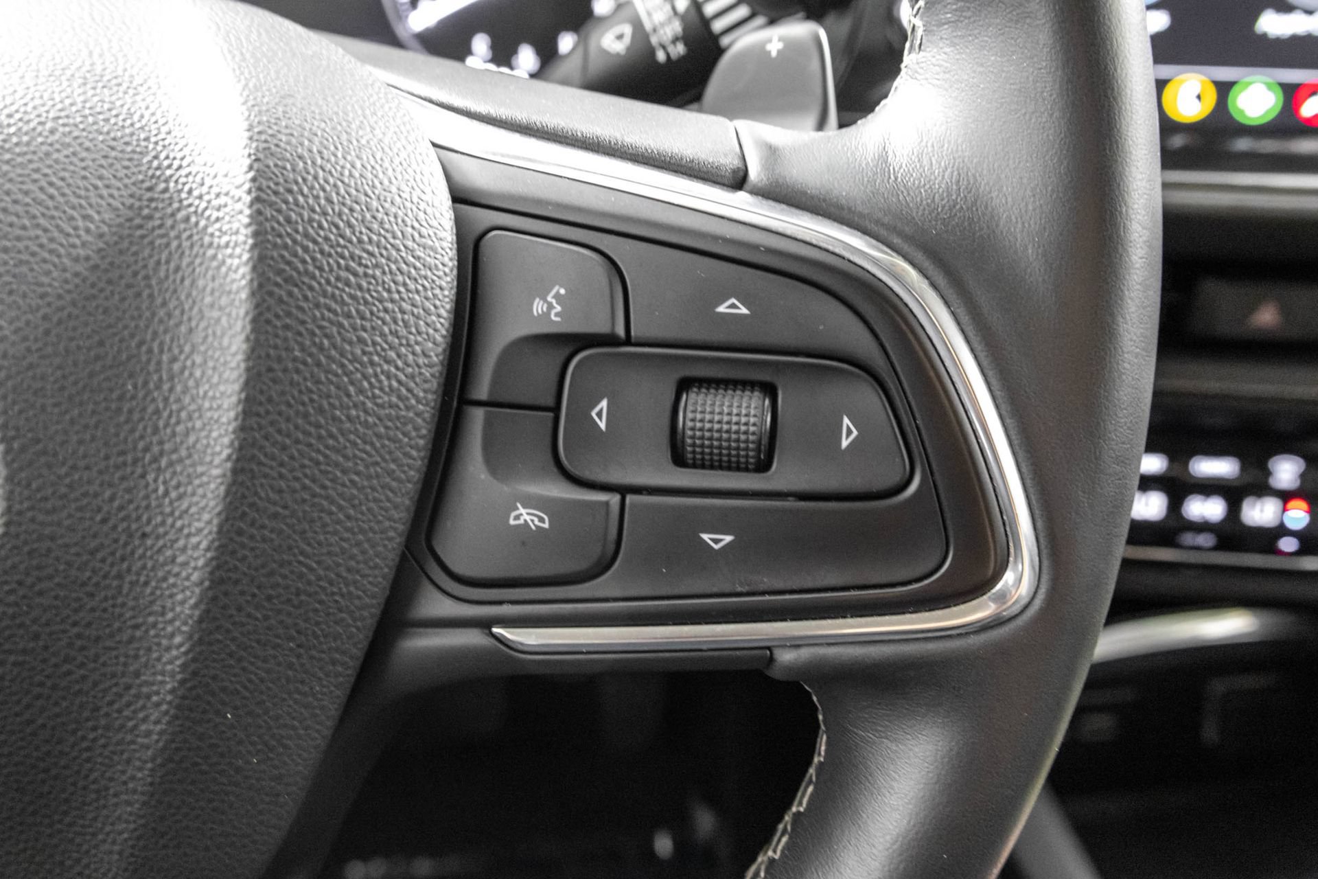 Used 2023 Buick Envision Essence AWD/4WD image 26