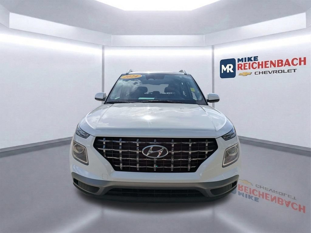 Used 2024 Hyundai Venue SEL FWD image 9