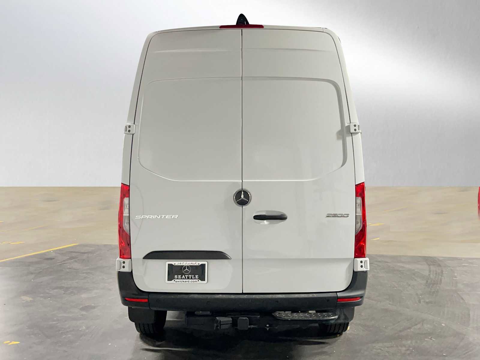 Used 2025 Mercedes-Benz Sprinter 2500 image 4