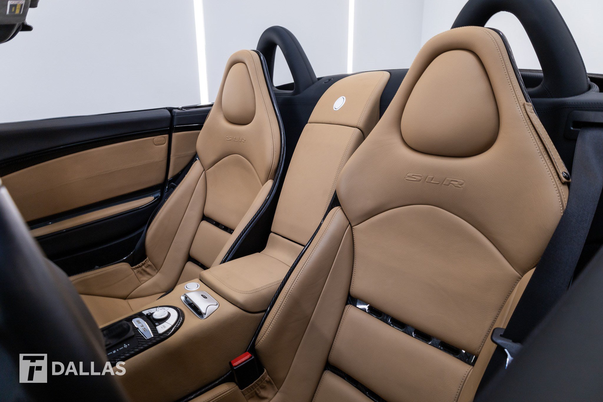 Used 2008 Mercedes-Benz SLR image 28