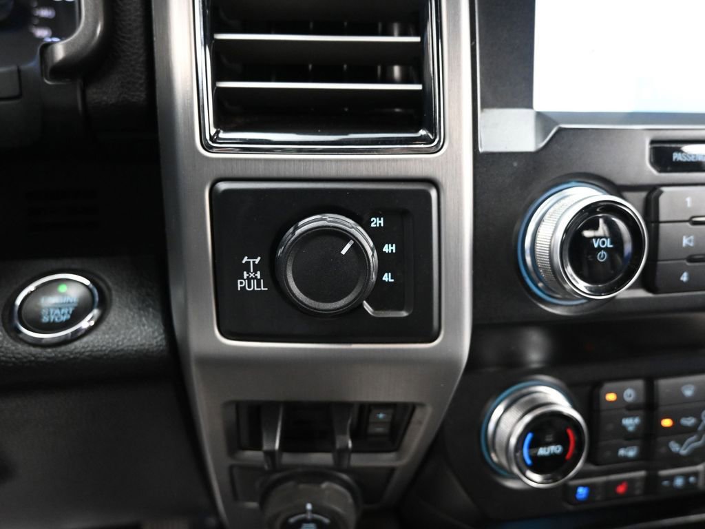 Used 2020 Ford F250 Platinum w/ FX4 Off-Road Package AWD/4WD image 12