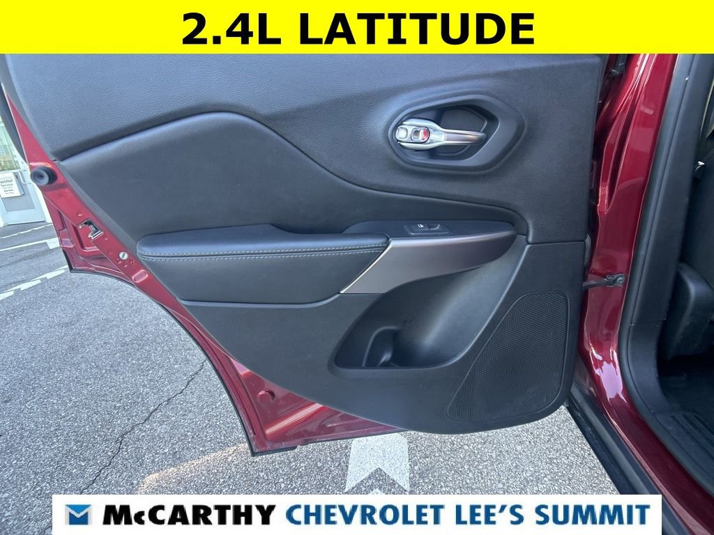 Used 2019 Jeep Cherokee Latitude w/ Popular Appearance Group image 31