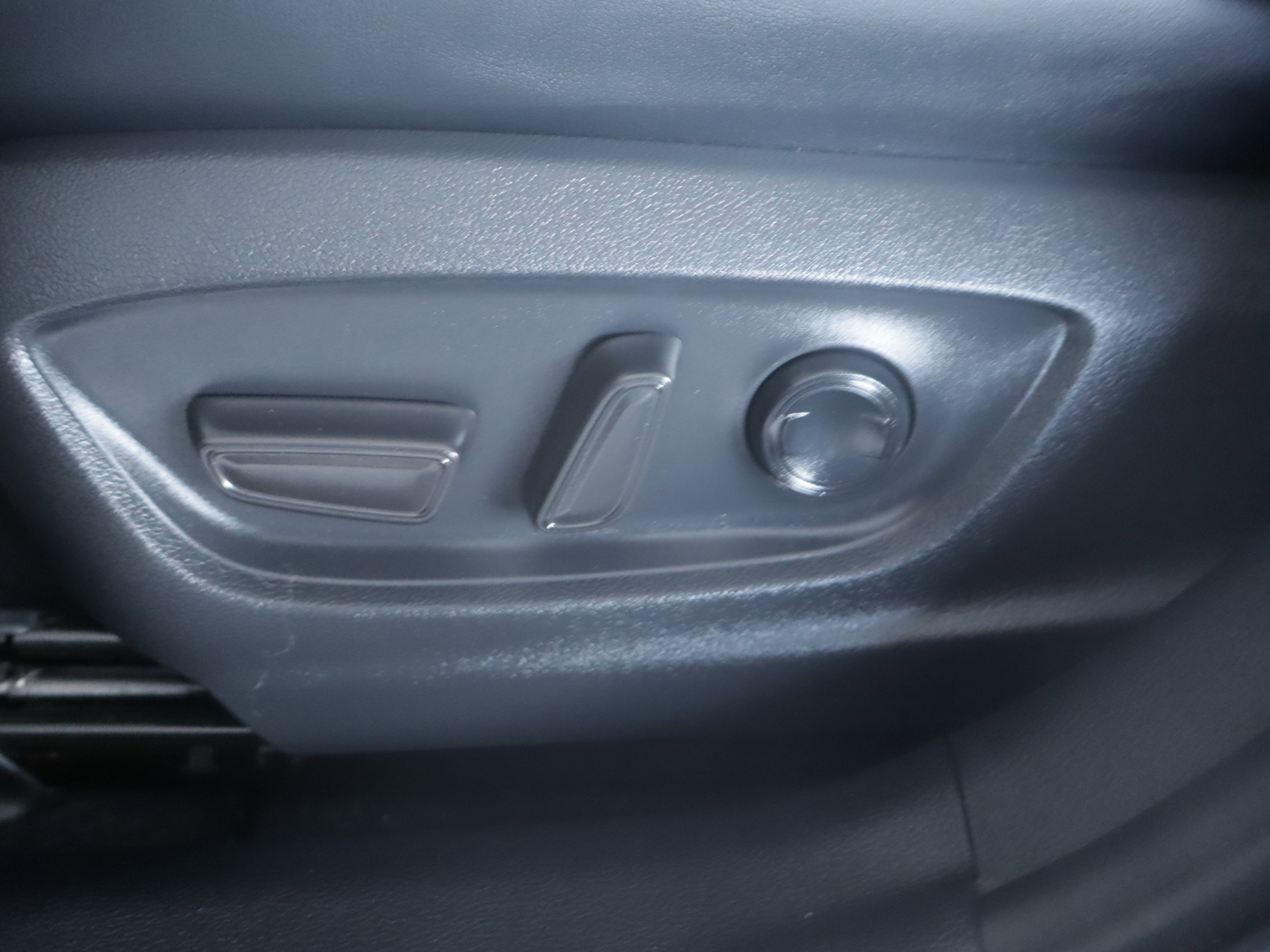 Used 2021 Toyota Prius Prime Limited image 11