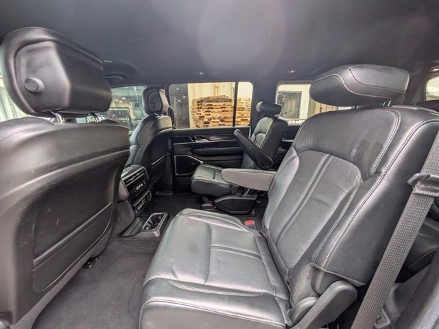 Used 2022 Jeep Wagoneer Series III w/ Flexible Seating Group image 11