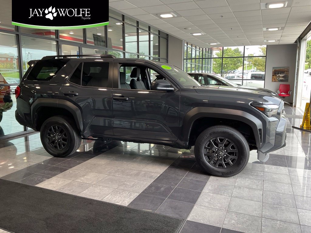 Certified 2025 Toyota 4Runner SR5 AWD/4WD image 1