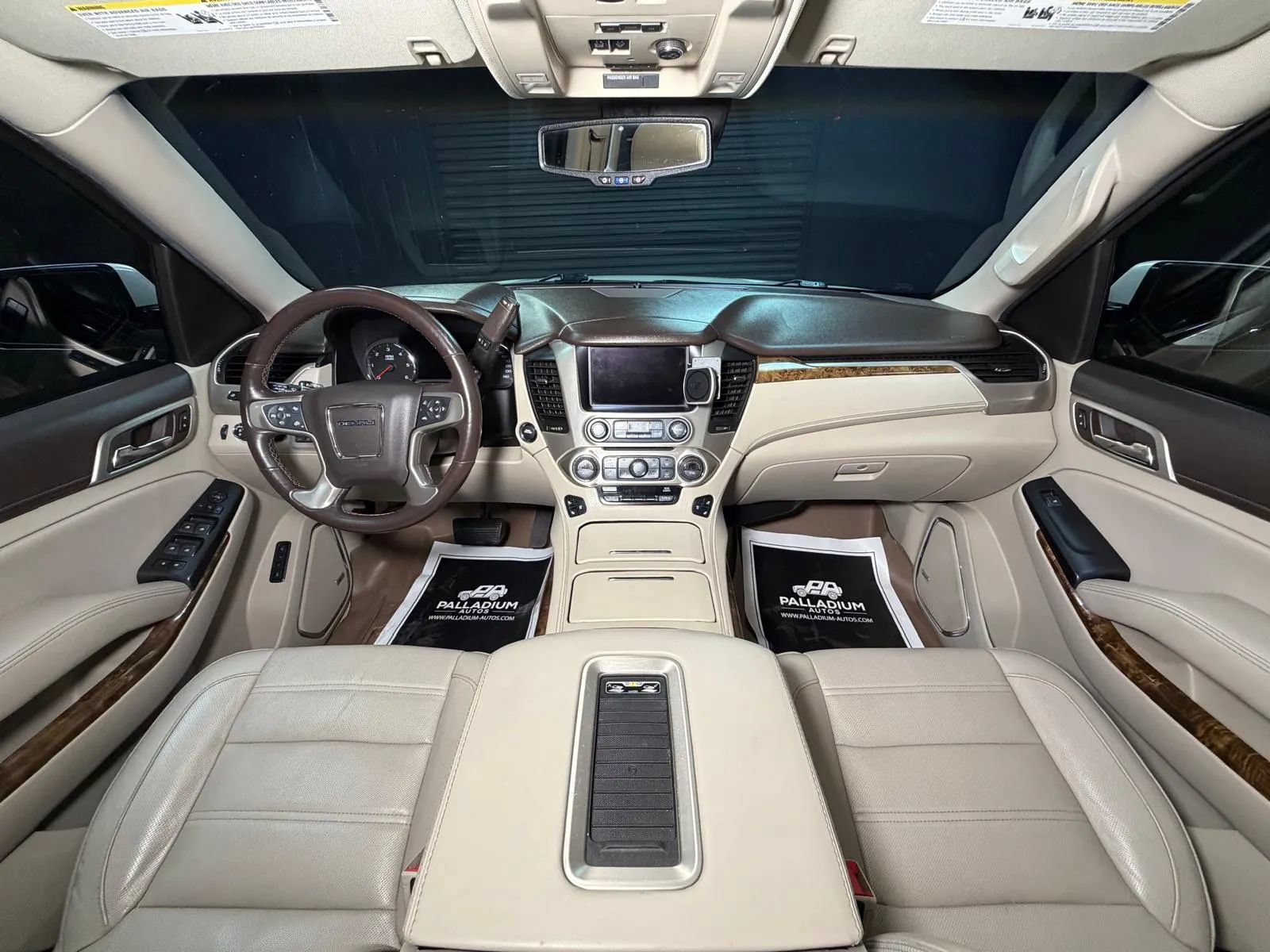 Used 2015 GMC Yukon Denali w/ Premium Package AWD/4WD image 12