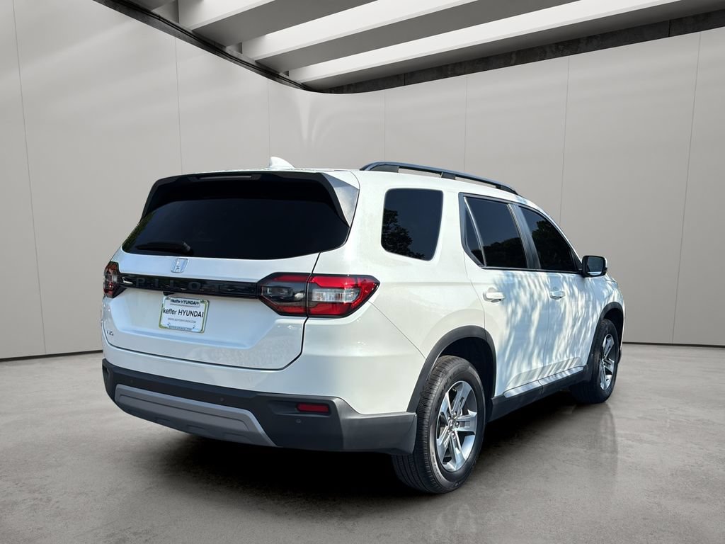 Used 2025 Honda Pilot EX-L image 5
