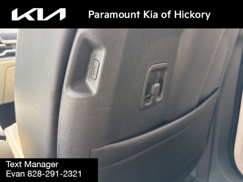 Used 2023 Kia Sportage EX image 16