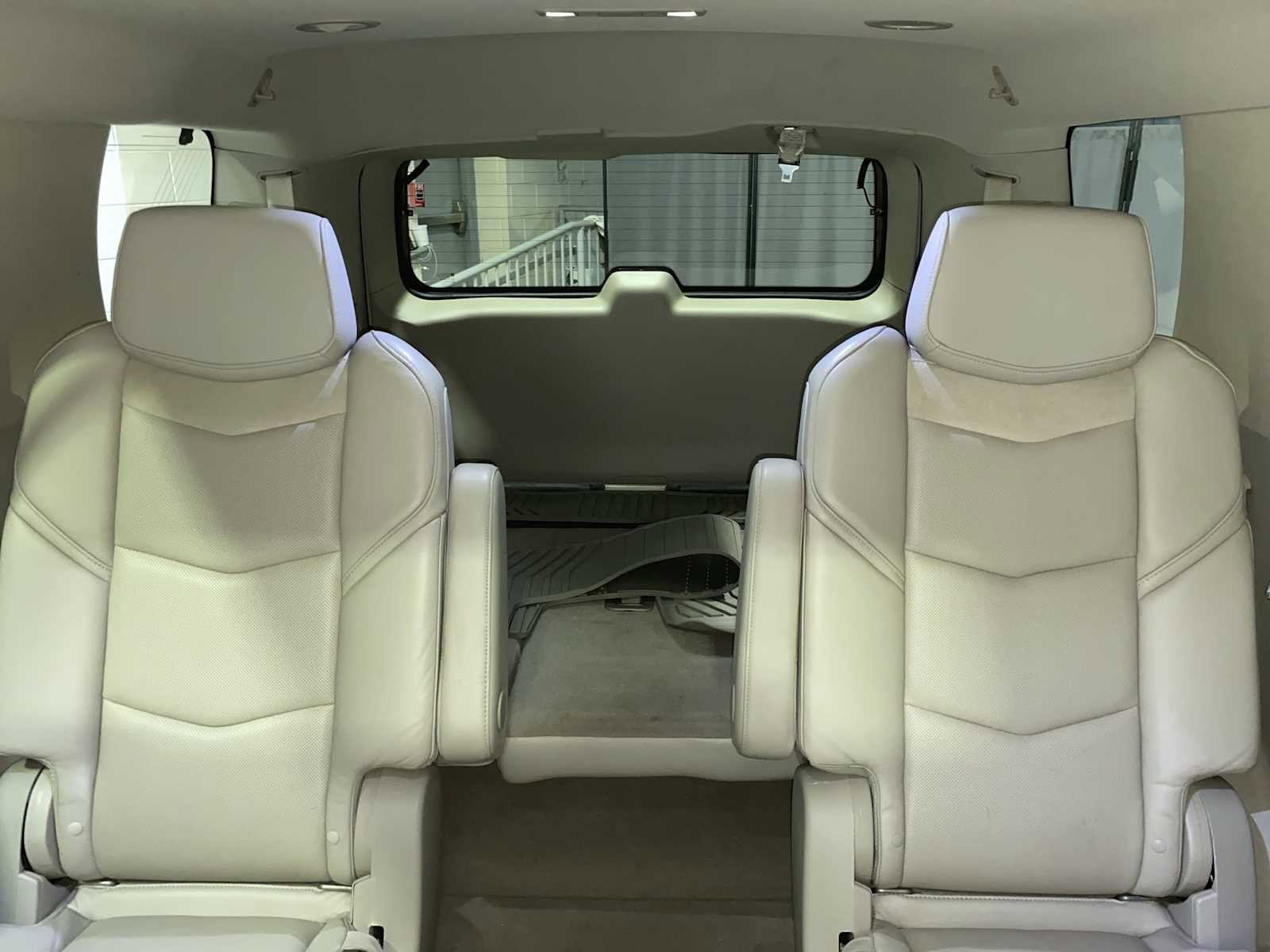 Used 2020 Cadillac Escalade Luxury AWD/4WD image 22