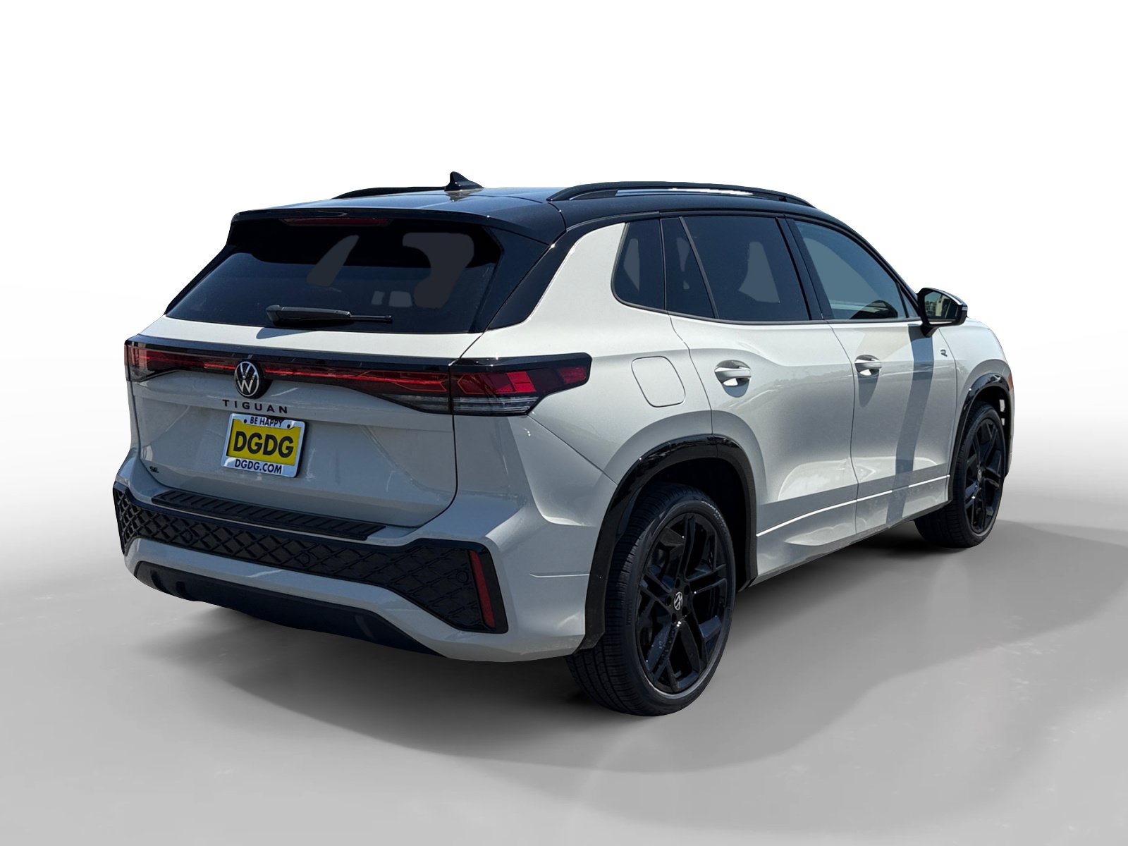 New 2026 Volkswagen Tiguan SE R-Line FWD image 5