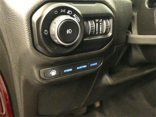 Used 2021 Jeep Wrangler Unlimited Sahara w/ Cold Weather Group image 14