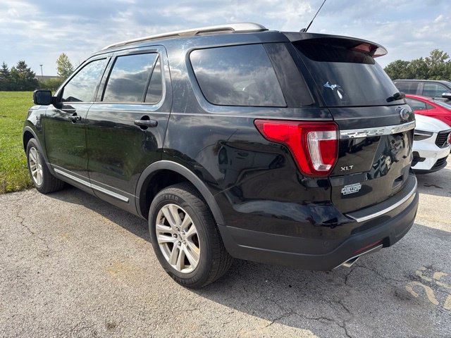Used 2018 Ford Explorer XLT w/ Equipment Group 202A AWD/4WD image 3