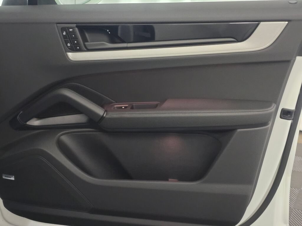 New 2026 Porsche Cayenne AWD/4WD image 26