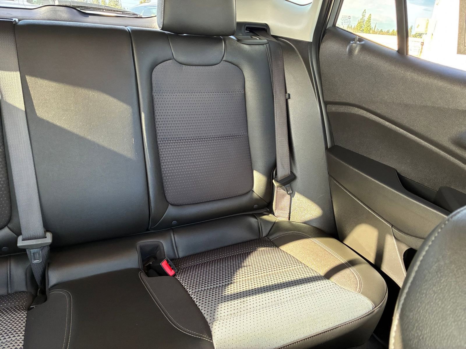 Used 2025 Chevrolet Trax LT image 36