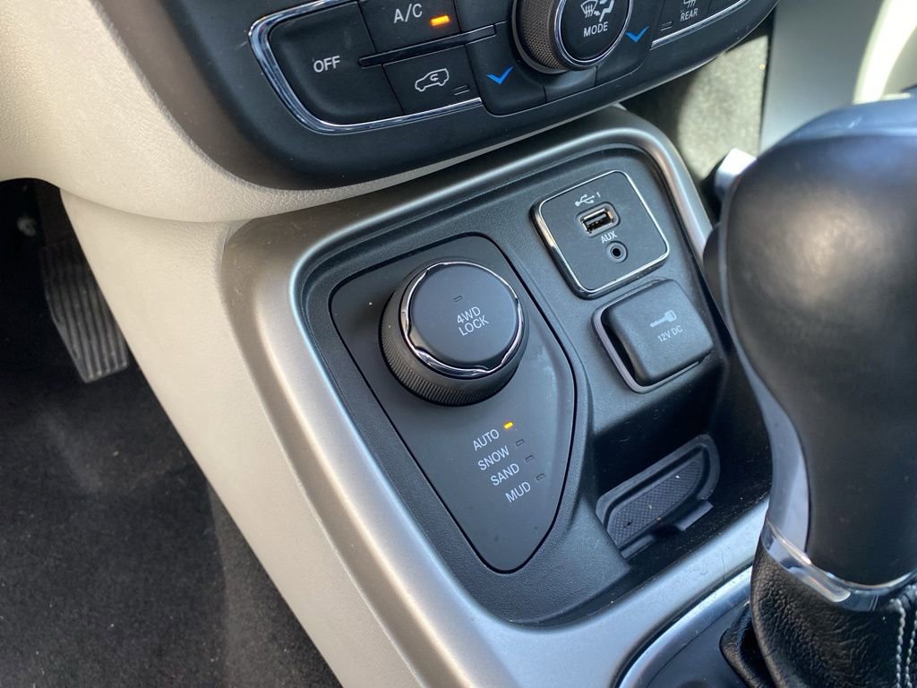 Used 2020 Jeep Compass Latitude w/ Popular Equipment Group image 11