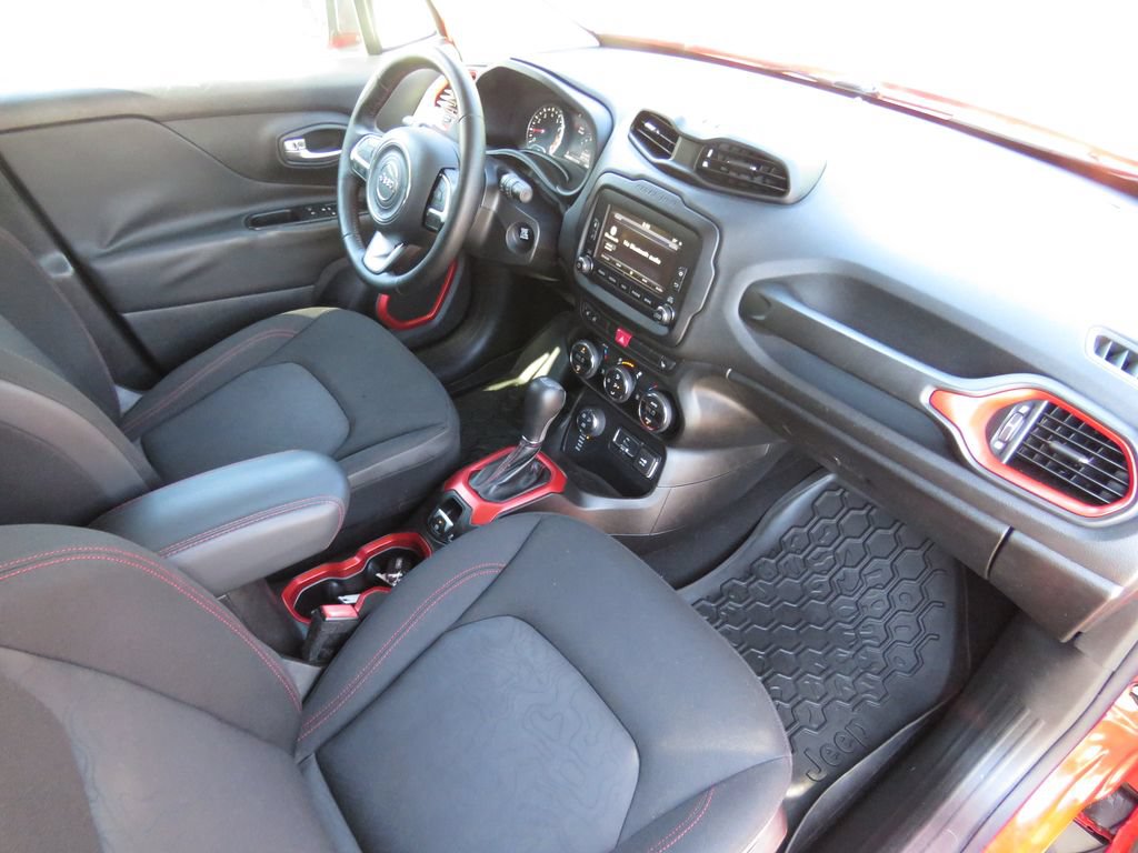 Used 2015 Jeep Renegade Trailhawk w/ Popular Equipment Group AWD/4WD image 14