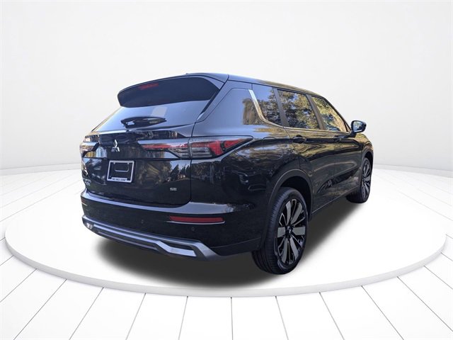 New 2025 Mitsubishi Outlander SE image 4