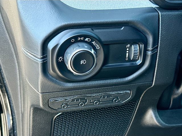 Used 2024 Jeep Wrangler Sahara w/ Technology Group image 10