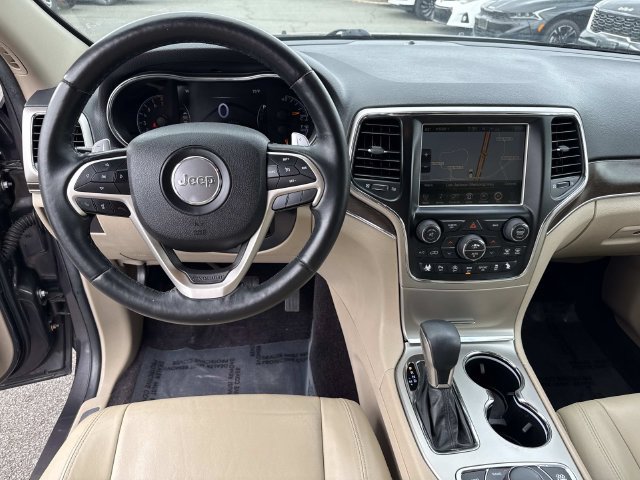 Used 2017 Jeep Grand Cherokee Limited AWD/4WD image 18