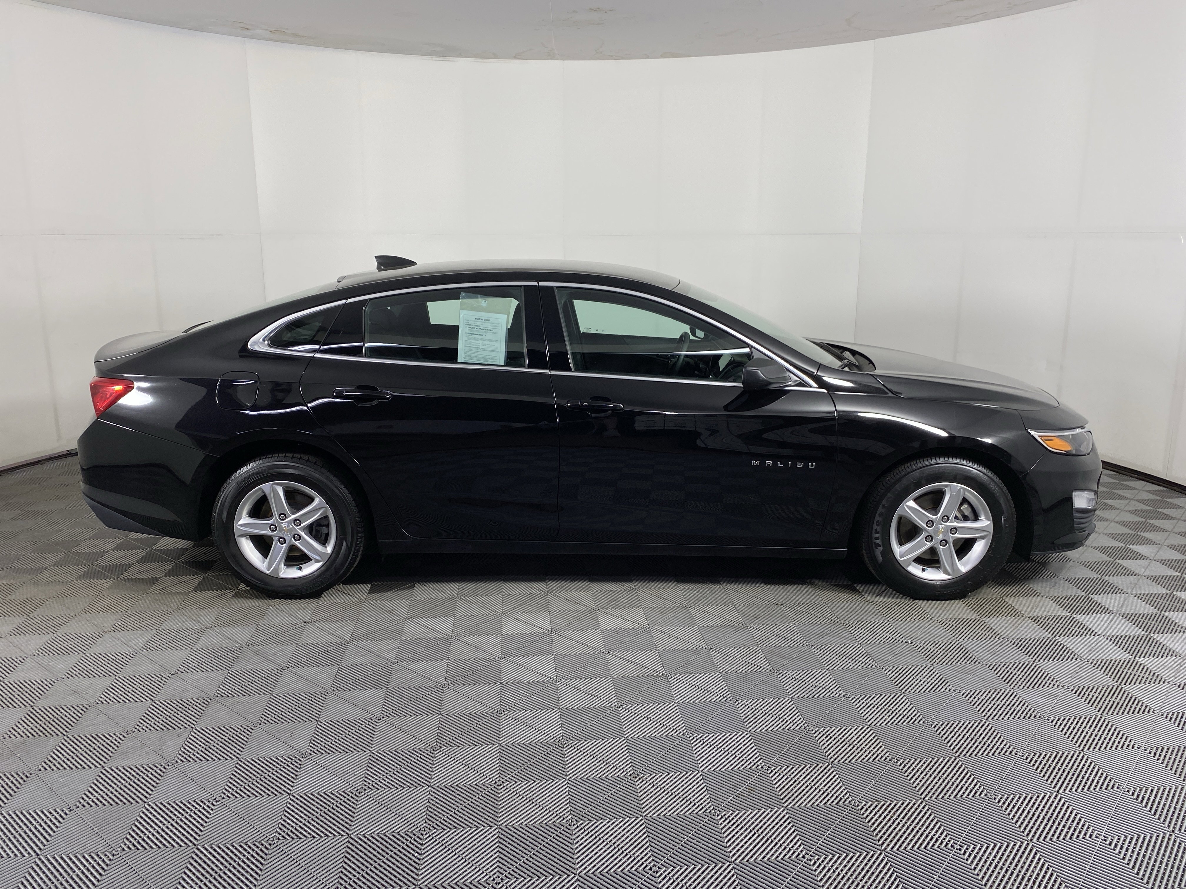 Used 2020 Chevrolet Malibu LS FWD image 3