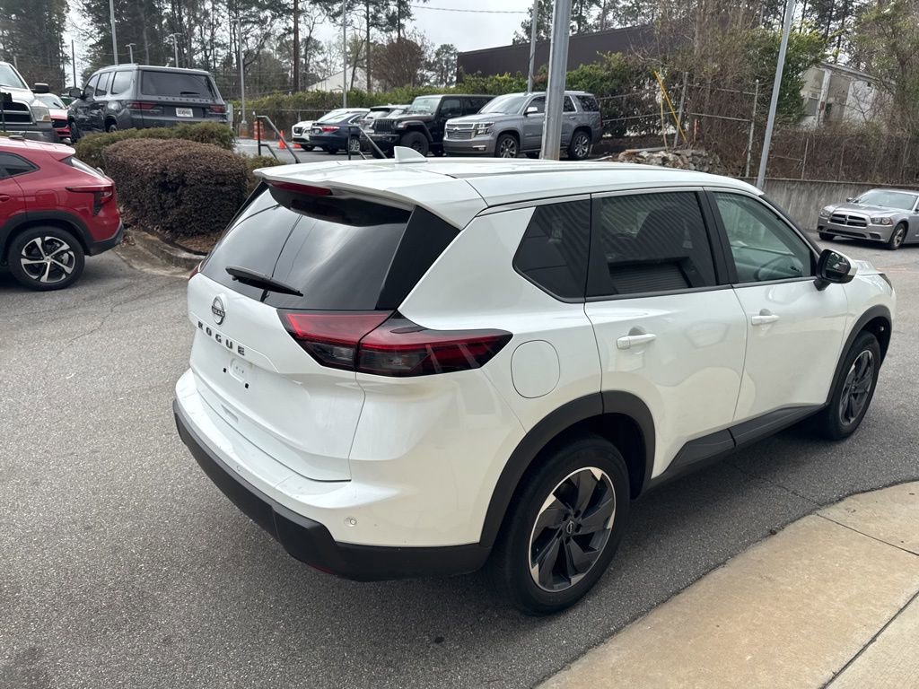 Used 2025 Nissan Rogue SV image 9