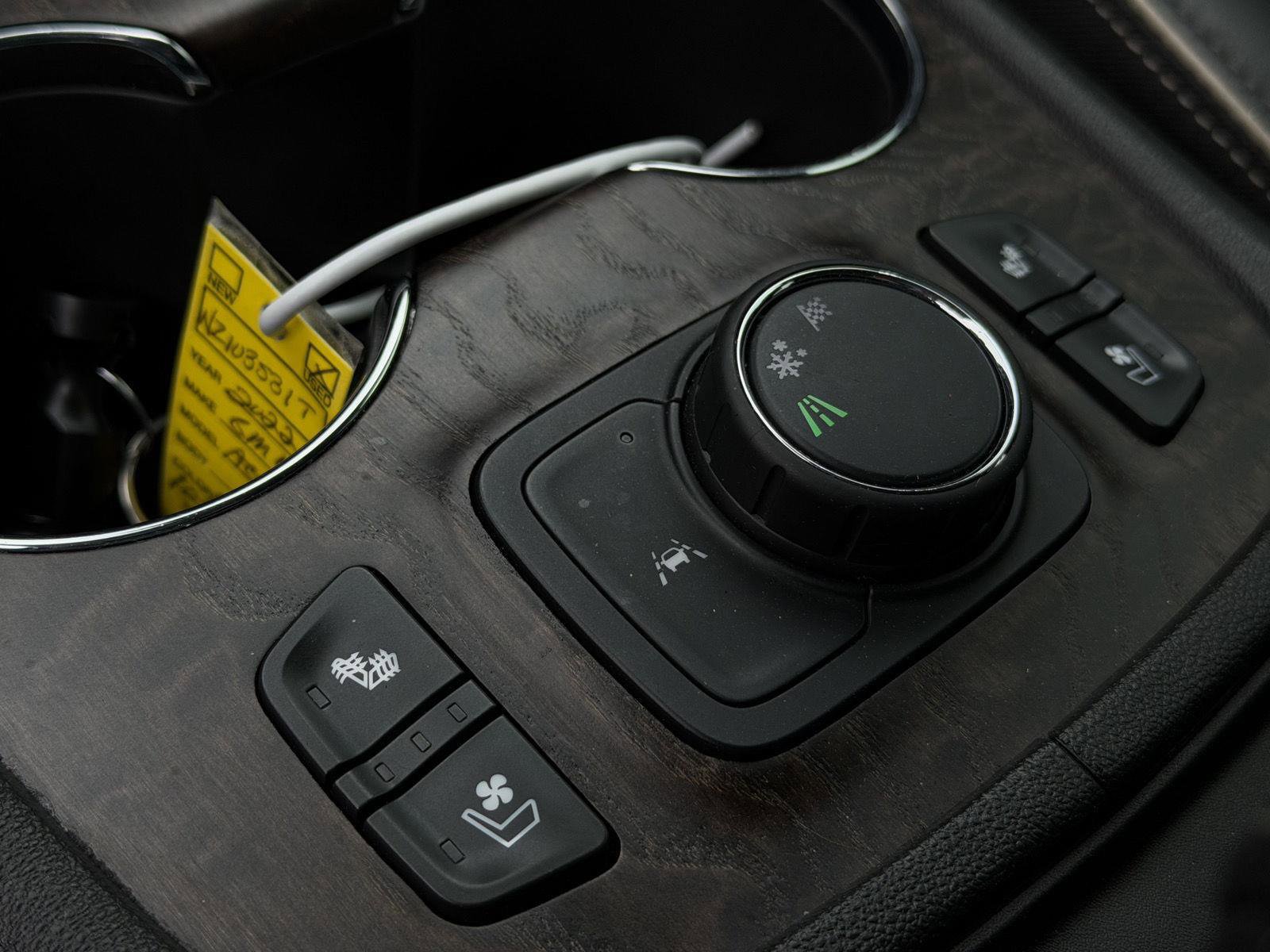 Used 2022 GMC Acadia Denali w/ Denali Technology Package image 18