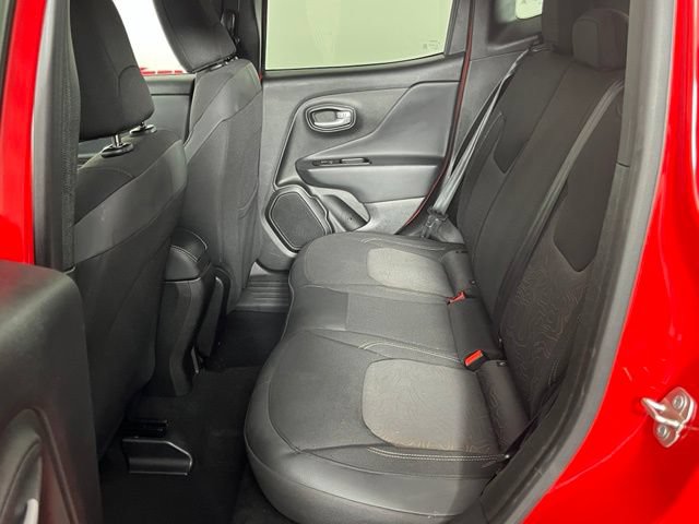 Used 2023 Jeep Renegade Latitude AWD/4WD image 25