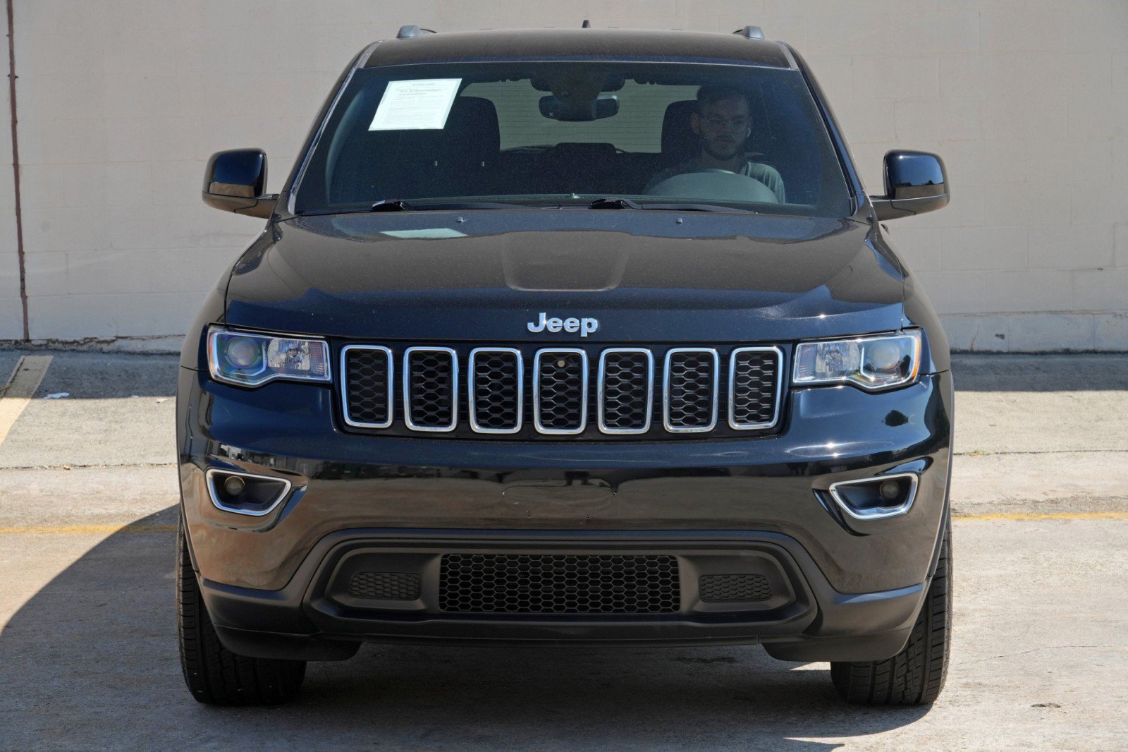 Used 2019 Jeep Grand Cherokee Laredo w/ 18" Wheel & 8.4" Radio Group AWD/4WD image 43