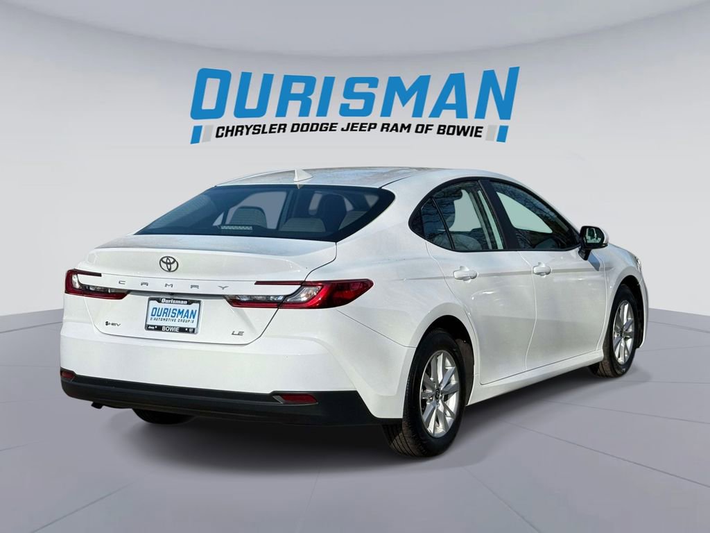 Used 2025 Toyota Camry LE image 2