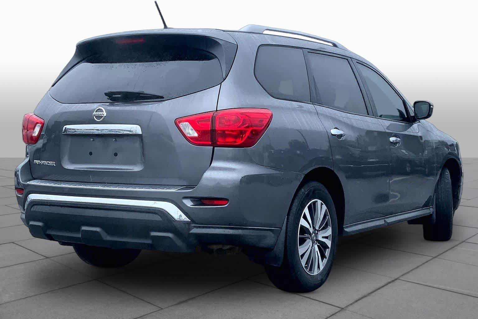 Used 2017 Nissan Pathfinder S FWD image 13