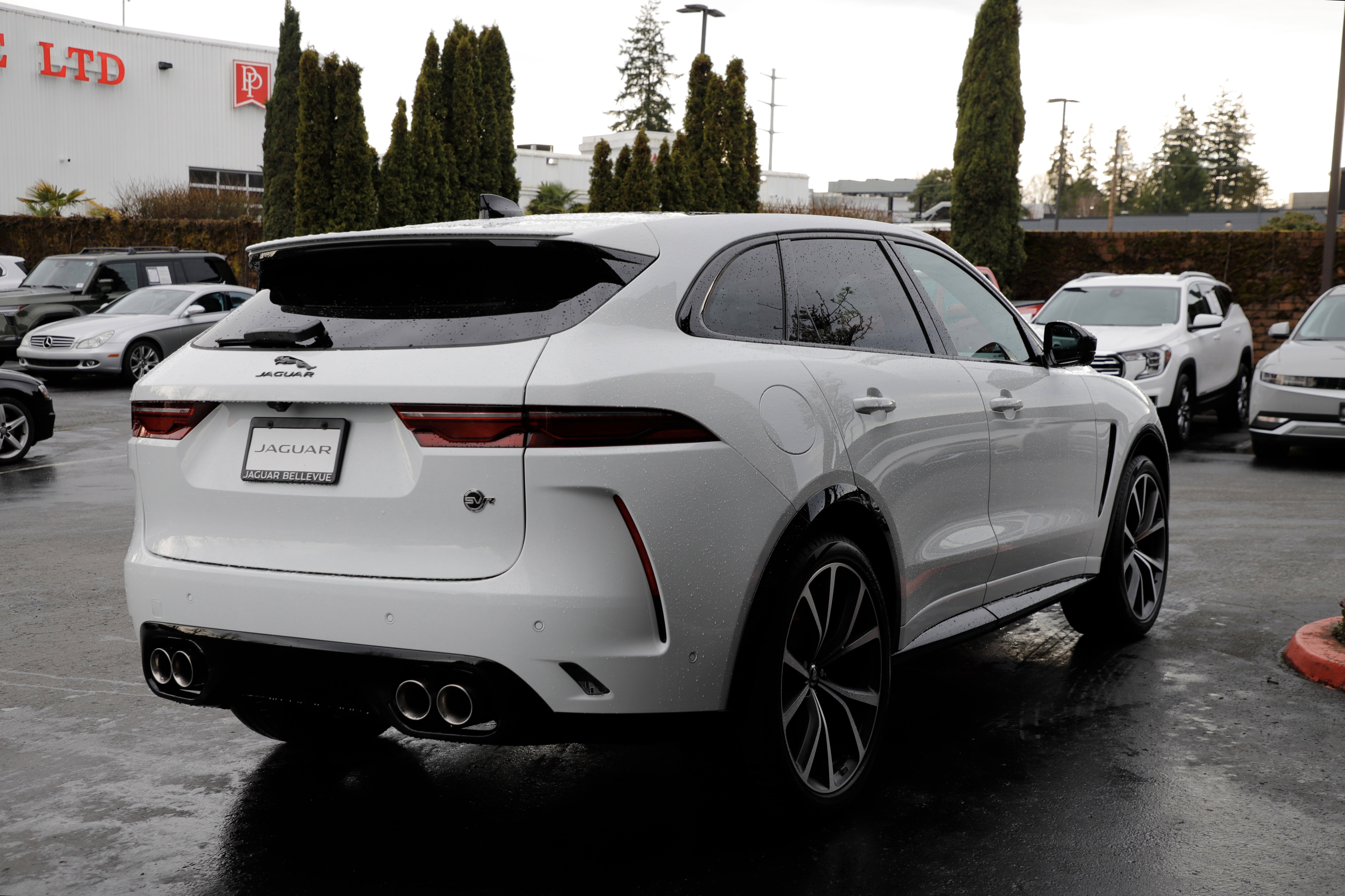 New 2026 Jaguar F-PACE SVR image 8