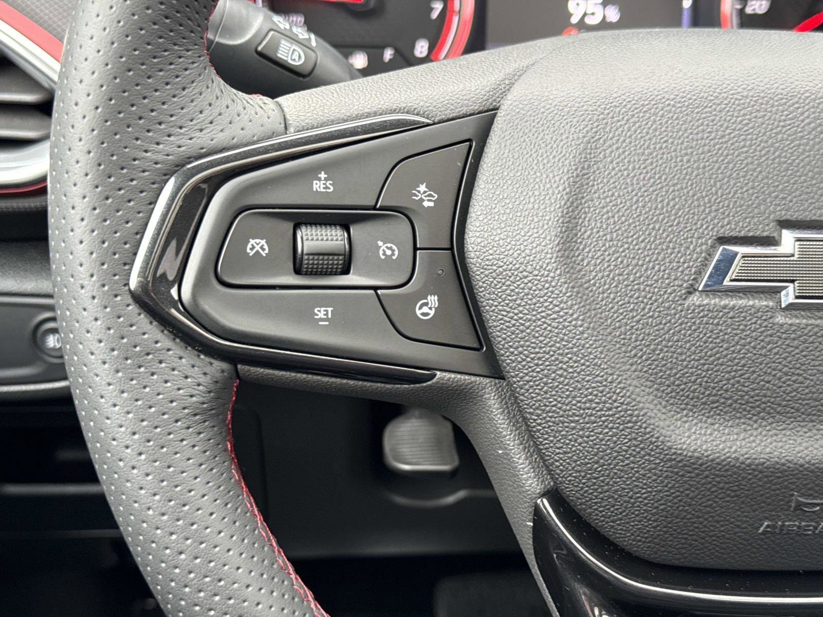 Used 2023 Chevrolet TrailBlazer RS w/ Sun and Liftgate Package AWD/4WD image 9