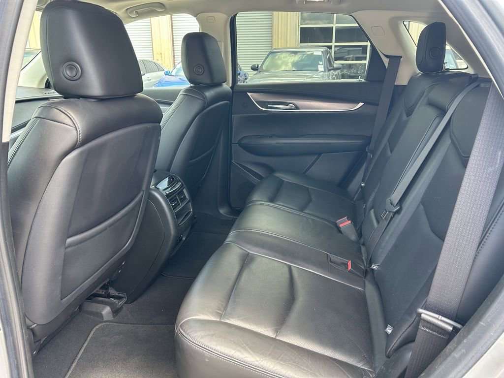 Used 2018 Cadillac XT5 Premium Luxury FWD image 25