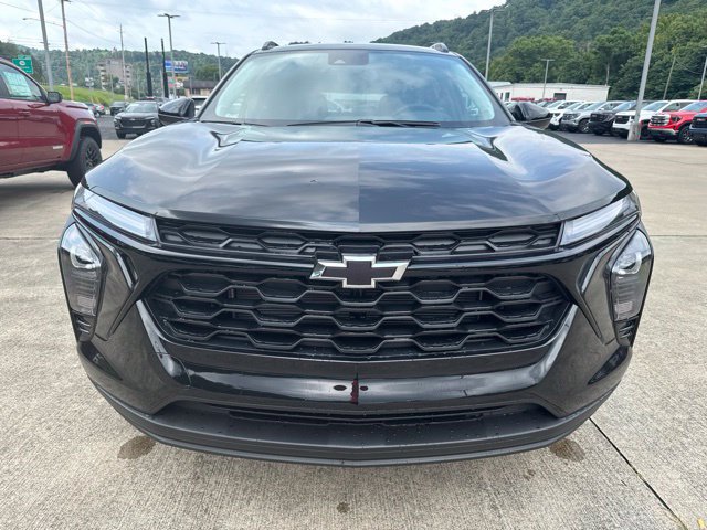 New 2026 Chevrolet Trax LT w/ Driver Confidence Package FWD image 2