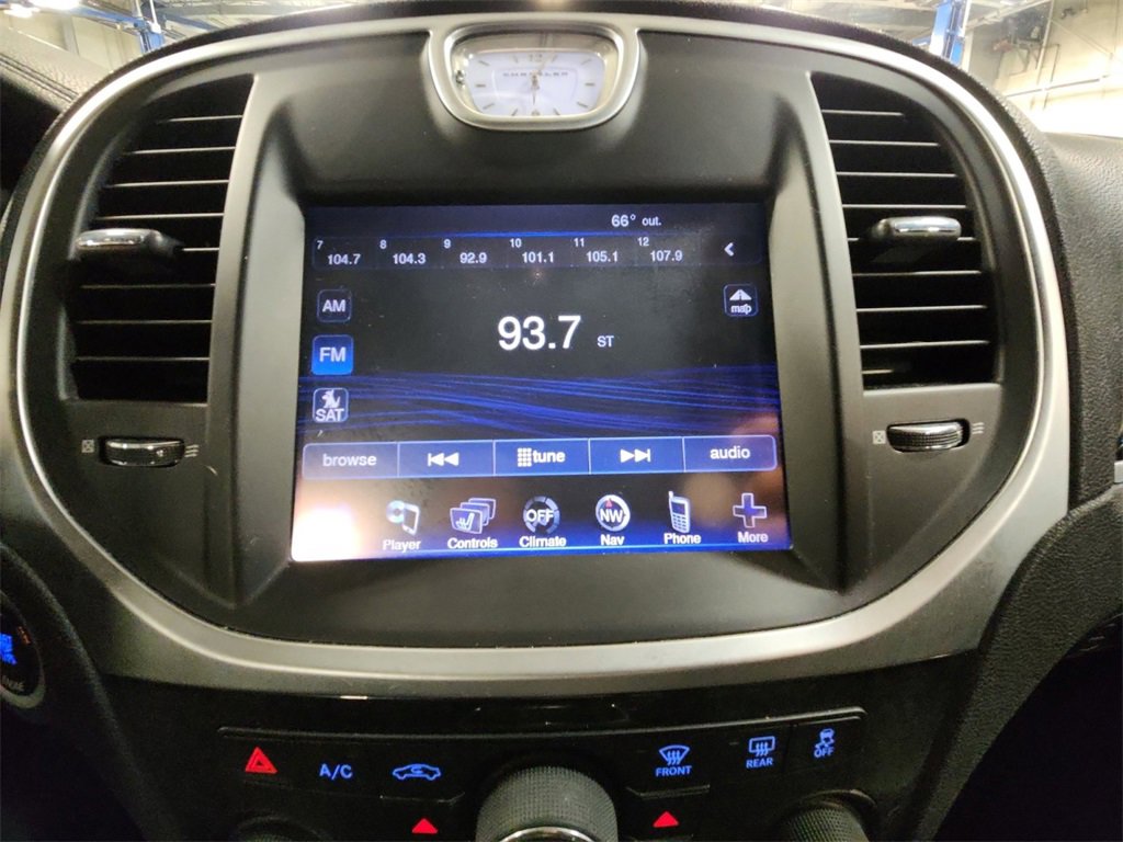 Used 2013 Chrysler 300 C image 17