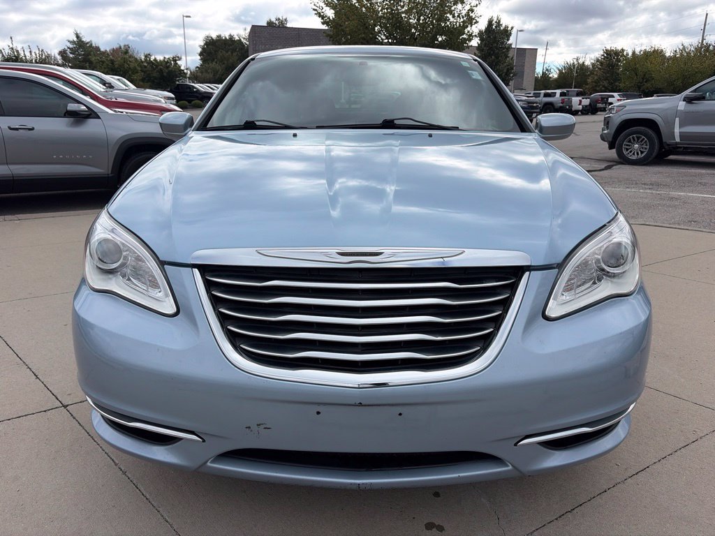 Used 2014 Chrysler 200 Touring FWD image 3