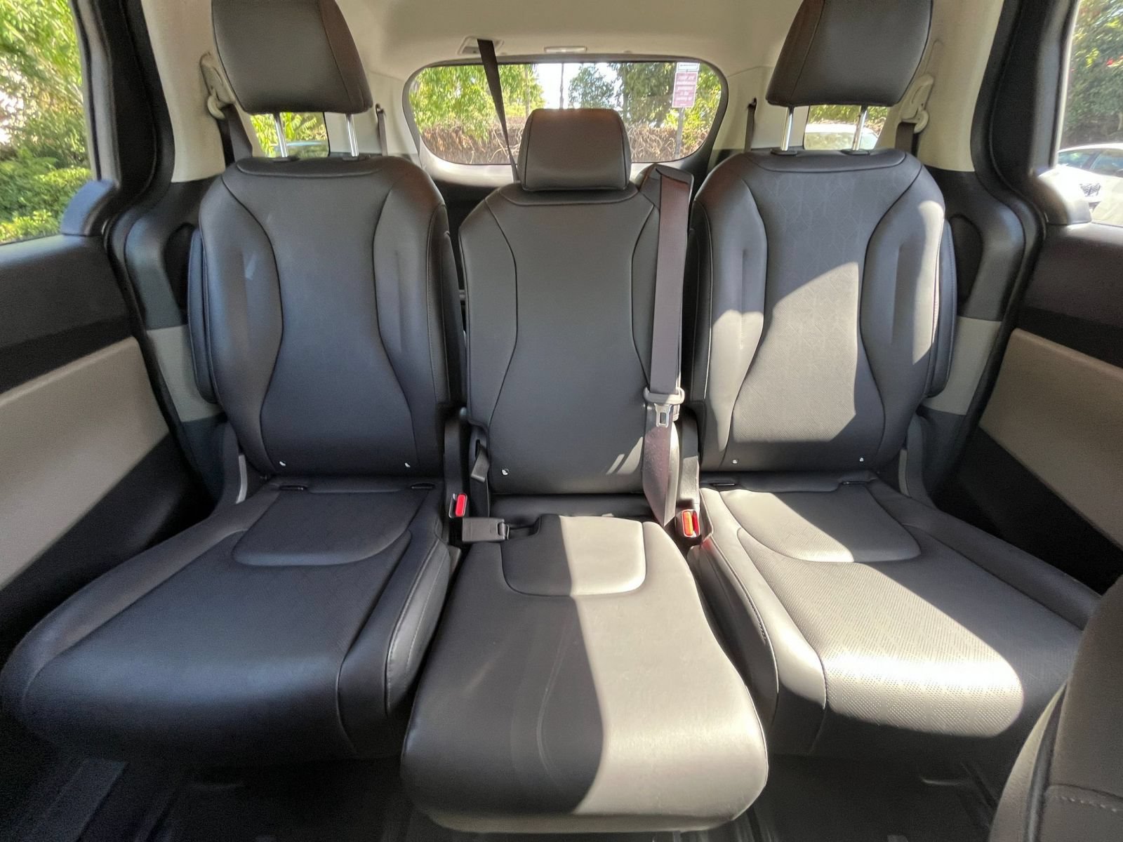Used 2026 Kia Carnival FWD image 36