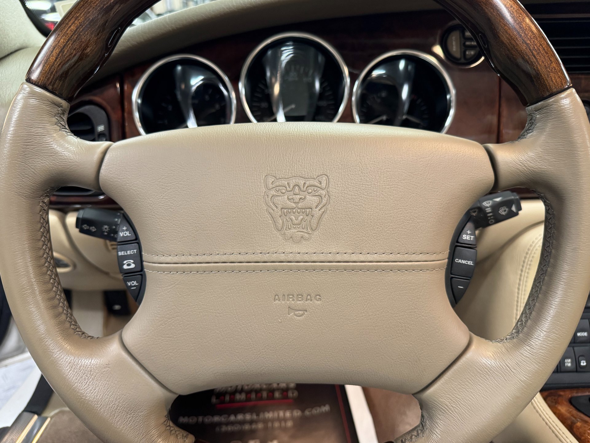 Used 2003 Jaguar XK8 Convertible image 33