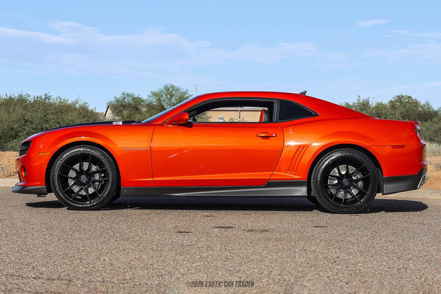Used 2010 Chevrolet Camaro SS RWD image 3
