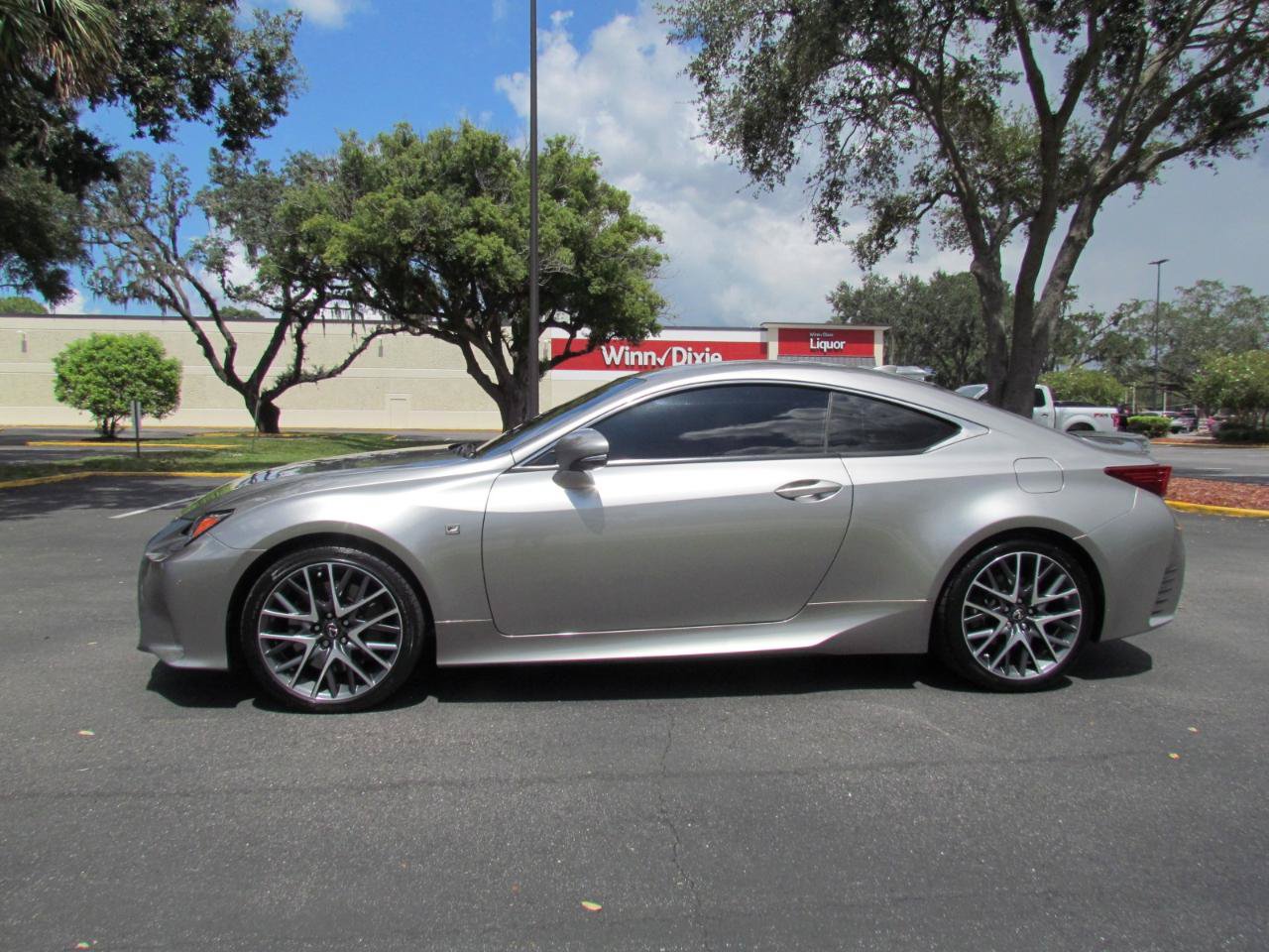 Used 2016 Lexus RC 200t RWD image 4
