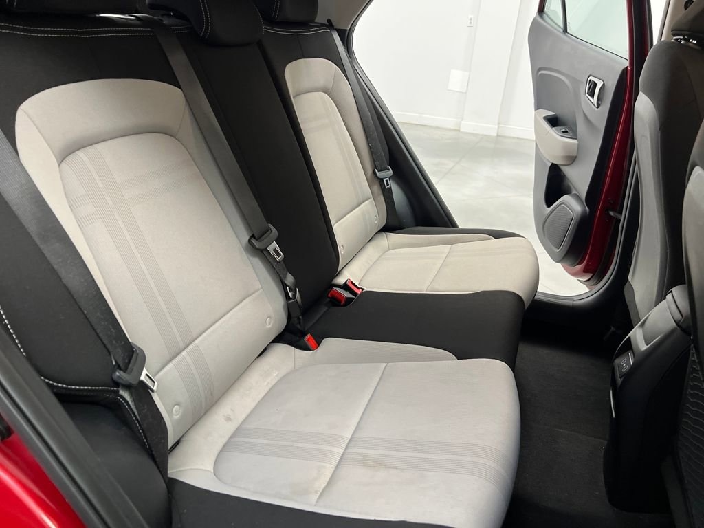 Used 2025 Hyundai Venue SEL image 17