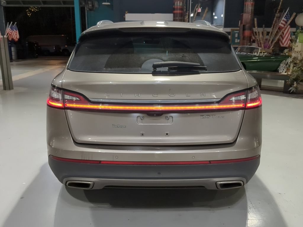 Used 2019 Lincoln Nautilus Select AWD/4WD image 9