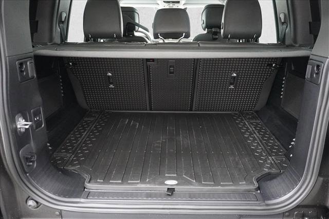 New 2026 Land Rover Defender 110 X-Dynamic SE AWD/4WD image 6